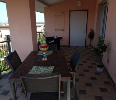 Desenzano del Garda Apartamento | Attico Vista Lago