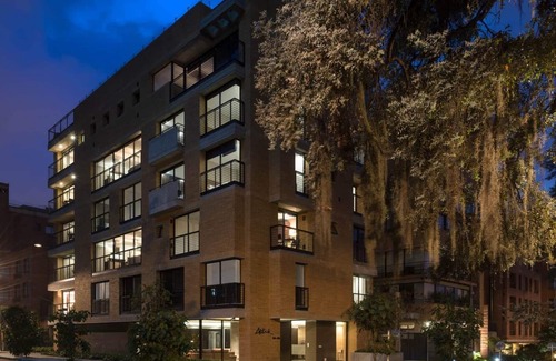 Chico Reservado Apartamento | TOP DE LA PARTE SUPERIOR - ATTIK 303