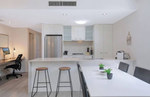 Albion Apartamento | Attiva A Brisbane Gem with Pool and Private Patio