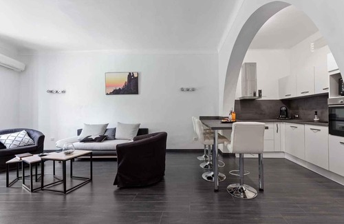 Ajaccio Apartamento | Attractive 3-star F2 apartment with all comforts in the center of Ajaccio (2/4 people)
