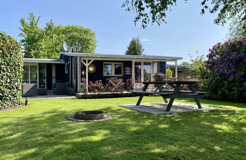 Lemmer Casa | Attractive Beach Bungalow 34 on the IJsselmeer