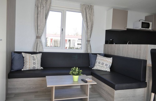 Serooskerke Chalet De Esquí | Attractive chalet, close to the coast of Zeeland