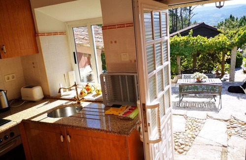 O Rosal Cabaña | Atractiva casa de campo Una piscina con vistas al río y Portugal. Camina desde la puerta.