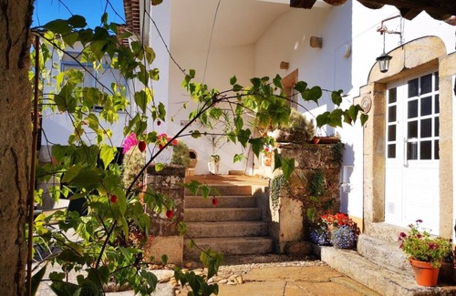 O Rosal Cabaña | Atractiva casa de campo Una piscina con vistas al río y Portugal. Camina desde la puerta.