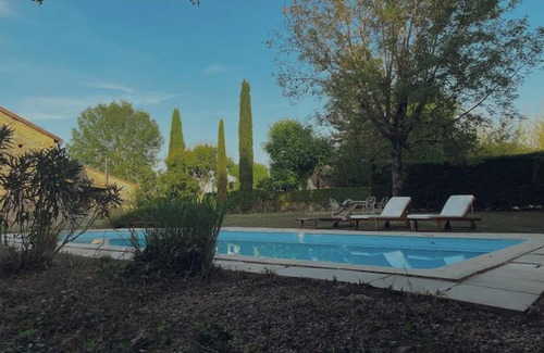 Duras Casa | Attractive property set within idyllic gardens