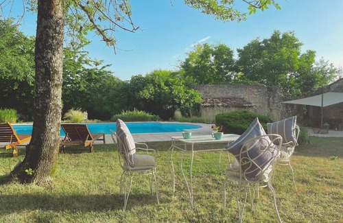 Duras Casa | Attractive property set within idyllic gardens