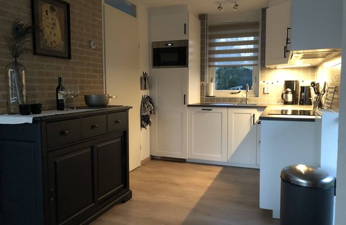 Sint Maarten Casa | Attractive vacation home near beach with fireplace, nice kitchen, shared pool
