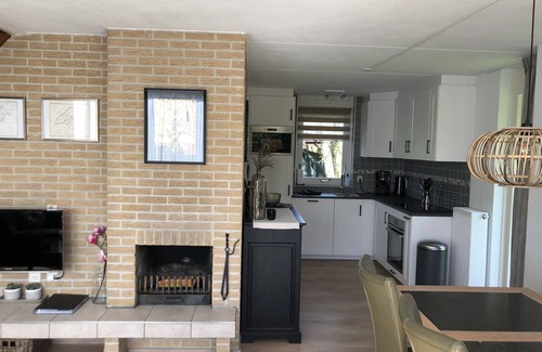Sint Maarten Casa | Attractive vacation home near beach with fireplace, nice kitchen, shared pool