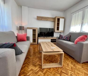 Burgos Apartamento | Atuaire Home Luminoso Dúplex en Reyes Católicos PARKING INCLUIDO