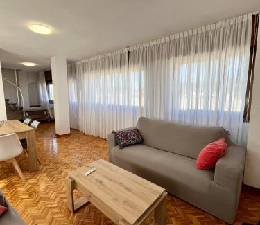 Burgos Apartamento | Atuaire Home Luminoso Dúplex en Reyes Católicos PARKING INCLUIDO