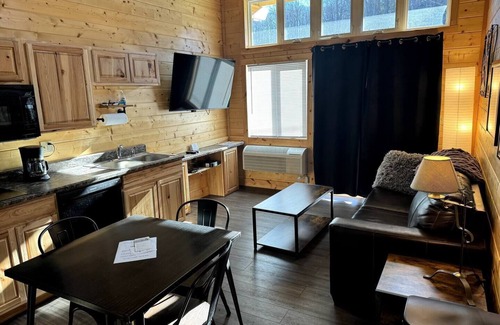 Bramwell Cabina | ATV TrailCamp: Price's Place-- Just seconds from the HMT Pocahontas Trailhead!