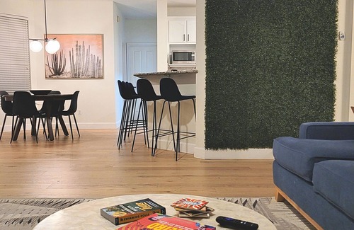 Woods Of Brushy Creek Casa | ATX Arcade, Theater, & Poolside Oasis! Pet & Kid Friendly!