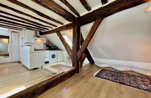 Saint-Merri Apartamento | ATYPICAL AND CHARMING MARSH LOFT STUDIO FOR 2 PEOPLE