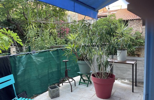 Le Luc Apartamento | Atypical apartment in downtown Le Luc en Provence Near Saint-Tropez