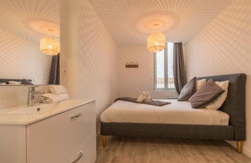 Castelsarrasin Apartamento | ATYPIQUE - 2 chambres avec salles de bains, cuisine équipée, parking gratuit