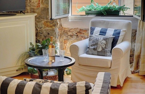 Cannes City Centre Apartamento | ATYPIQUE APPARTEMENT 2 CHAMBRES SUQUET A2B159