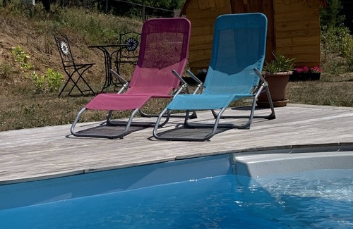 Ronchamp Cabina | Au Bonheur Comtois unusual cabin with swimming pool