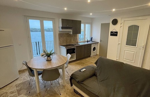 Saint-Etienne-des-Sorts Apartamento | Au Bord de Leau Tourisme & Nucleaire
