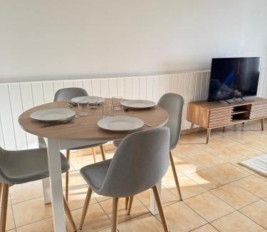Neuville-les-Dames Apartamento | Au cœur de Neuville Appartement 4 pers RDC