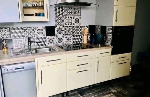 Vidauban Apartamento | AU CALME... AU FIL DE L'EAU 4 travellers: Studio 2 beds. 1 shower. Kitchen