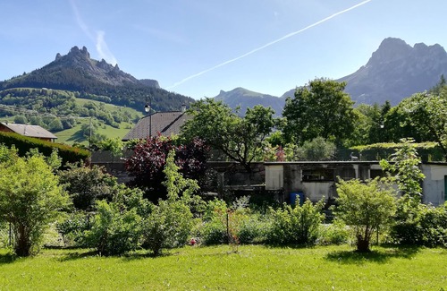 Bernex Apartamento | SOBRE EL APTO DE AGUA EN CHALET CUALQUIER CONFORT ENTRE LAGOS Y MONTAÑAS