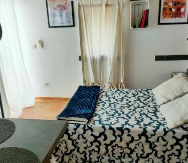 Ledenon Cama Y Desayuno | Au Mazet du Parc