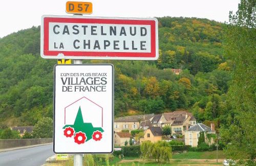 Castelnaud-la-Chapelle Casa | Au Pied du CHÂTEAU - 5 à 11 personnes - Baignade-canoë-piste cyclable à 100 m