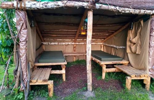 Mont-de-l'Enclus Otro | Au Pied Du Trieu, The Shelter