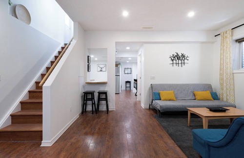 Southeast Calgary Casa | Auburn suite*Close to Mountains*South Health Hospital*Fish Creek Park*Shopping