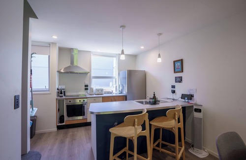 Parnell Apartamento | Auckland City Escape: Modern Home with Spa Pool