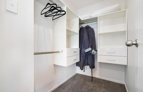 Greenlane - Ellerslie Casa | Auckland ONE Tree Hill Coby Suite