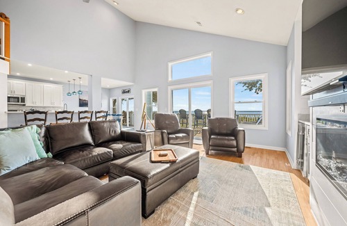 Corolla Casa | Audubon Oasis: Soundfront Home, Dog-friendly, New to Rental Program