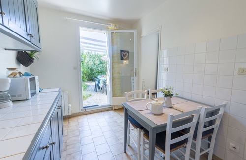Giens Casa | Auguière Ouest-Casa-Baño con ducha-Vista al Jardín