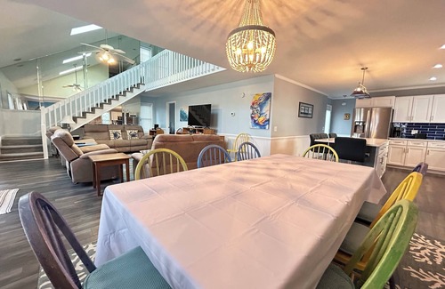 Ocean Isle Beach Cabaña | August 4 night Min avail! Gorgeous 4 bedroom Home new decking and outdoor space