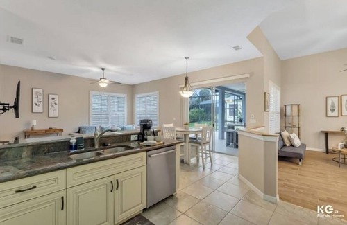 Ridgewood Lakes Casa | This house is a 4 bedroom(s), 2 bathrooms, located in Davenport, FL.
