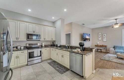 Ridgewood Lakes Casa | This house is a 4 bedroom(s), 2 bathrooms, located in Davenport, FL.