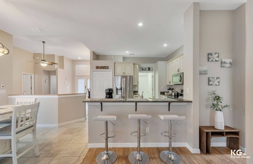 Ridgewood Lakes Casa | This house is a 4 bedroom(s), 2 bathrooms, located in Davenport, FL.
