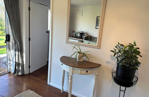 Greytown Cabaña | *AUGUST SPECIAL RATE* Dark Sky Cottage is set on a semi-rural lifestyle block