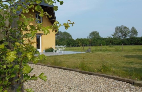 Saint-Philbert-des-Champs Cabaña | Aunt Agnes' House.