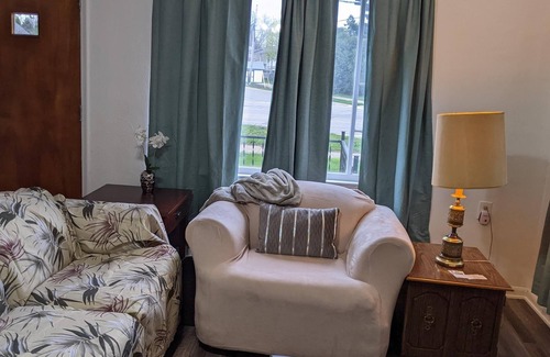 Dundee Casa | Aunt Rose's Place 2 BR Cottage on River Raisin Monroe Michigan