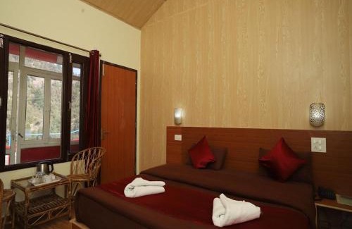 Kanatal Hotel | Aurevelle Kastura Resort Kanatal - 5 Min from Surkhanda Devi Temple # Mountain View Rooms # Himalayan View Resort