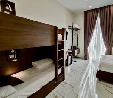 Naples City Centre Hotel | AuRoom
