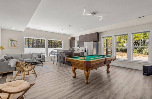 Whalehead Beach Casa | Aurora 6 BR Elevator Theater Rec Room, Pool & Hot