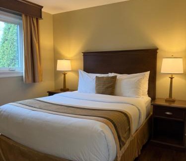 Kingston Hotel | Aurora Inn