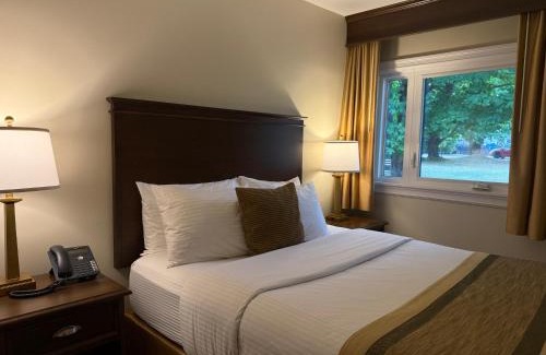 Kingston Hotel | Aurora Inn