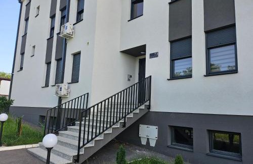 Vozdovac Apartamento | Aurora lux