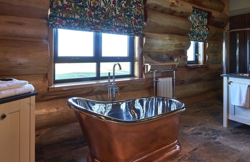 Bushmills Cabina | Aurora North Coast