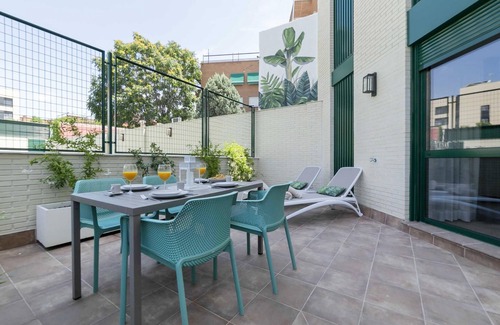 Carabanchel Apartamento | Aurora Stays by Charming, Apartamento para 4, patio y parking