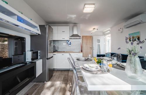 Krizni rat Apartamento | Aurora - ZF Hvar