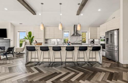 Whalehead Beach Casa | Auroro 6 BR Elevator Theater Rec Room Pool & Hot